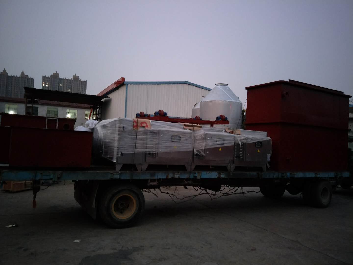 TATA木门水性漆废水处理设备、VOC有机废气治理设备发货